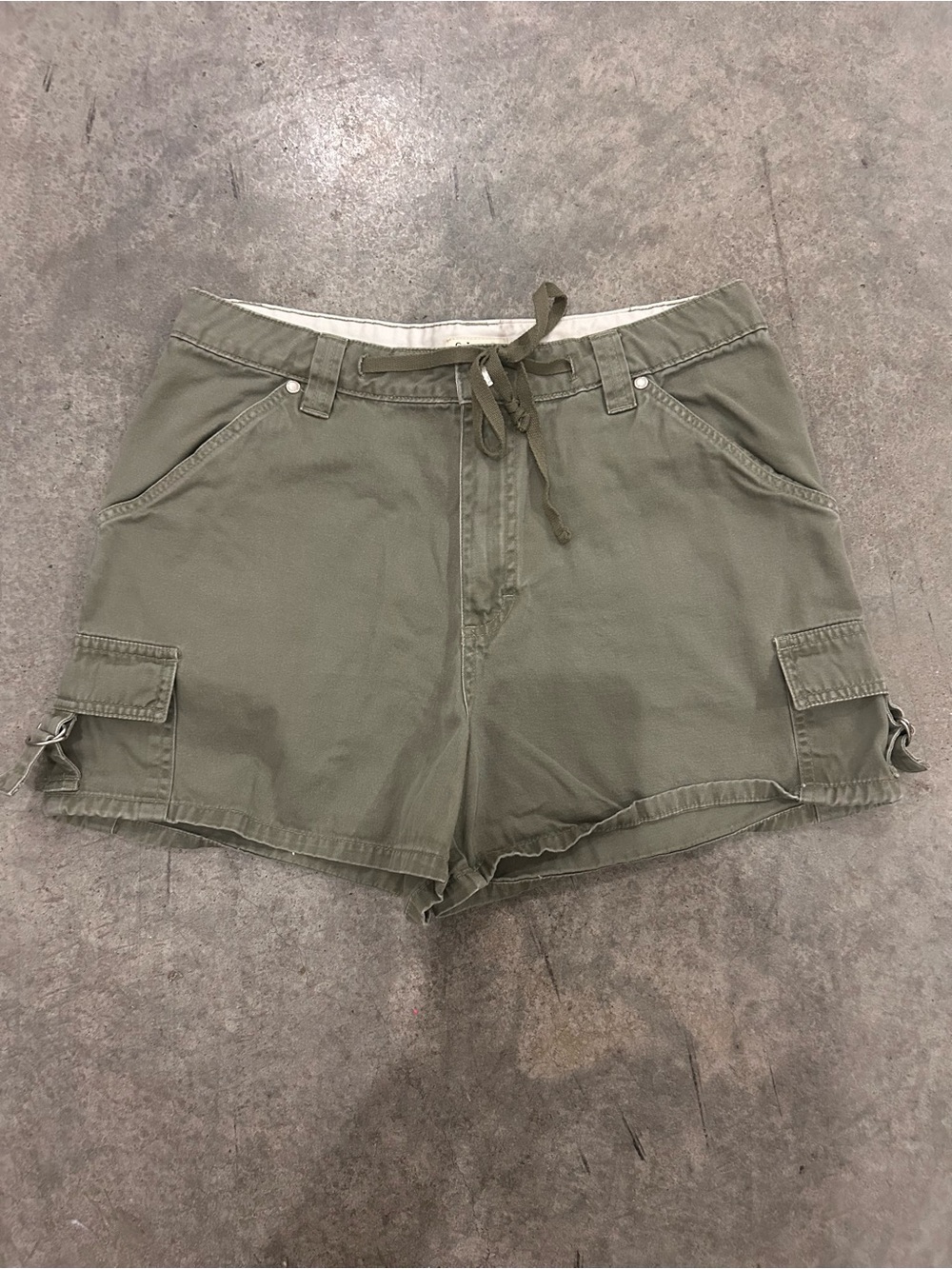 St. John’s Bay Petite Cargo Shorts Women’s 10P Olive Green Cotton Utility